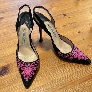 Manolo Blahnik Black Satin Slingback Sandals size EU 38.5